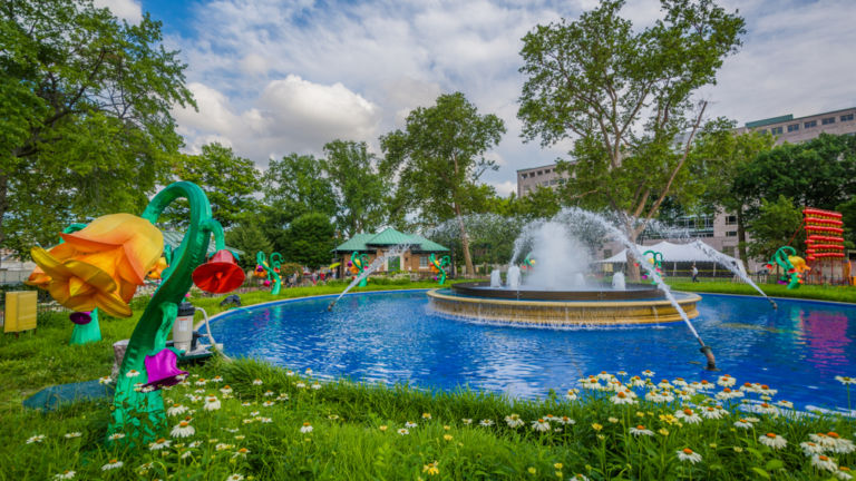 Fountain in Franklin Square. Photo via Shutterstock.