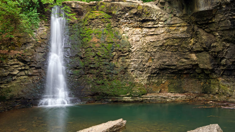 Hayden Run Falls in Dublin, Ohio. Pic via Shutterstock.