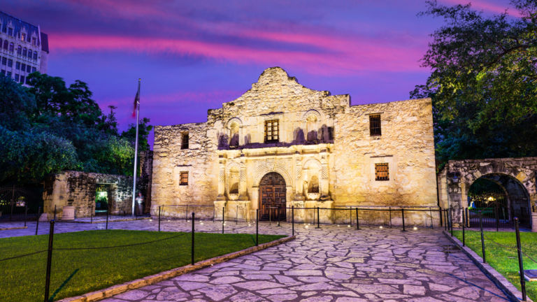 The Alamo in San Antonio. Pic via Shutterstock.