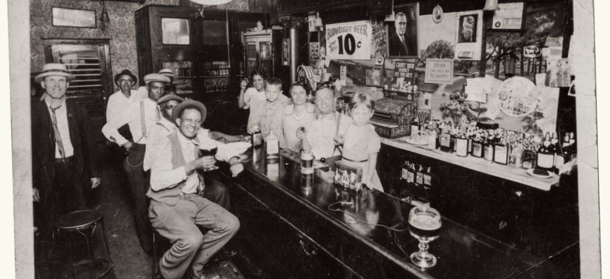 Chicago History Lives In Its Dive Bars, Vintage Bar Stools Chicago Cubs