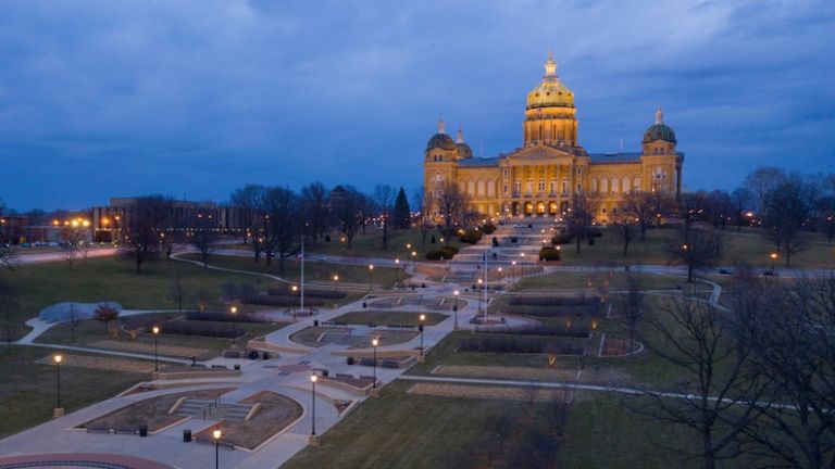 Iowa State Capitol in Des Moines, Iowa. Photo via Shutterstock.