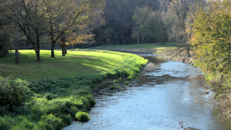 Apple River Canyon State Park