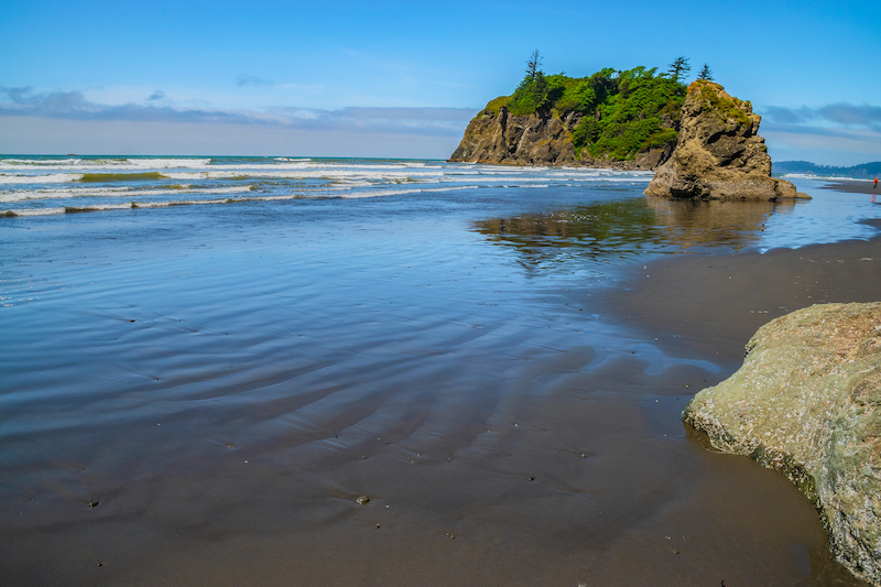 Beautiful Clear Day at Ruby Beach in Olympic National Park, Washington. Photo by Shutterstock.