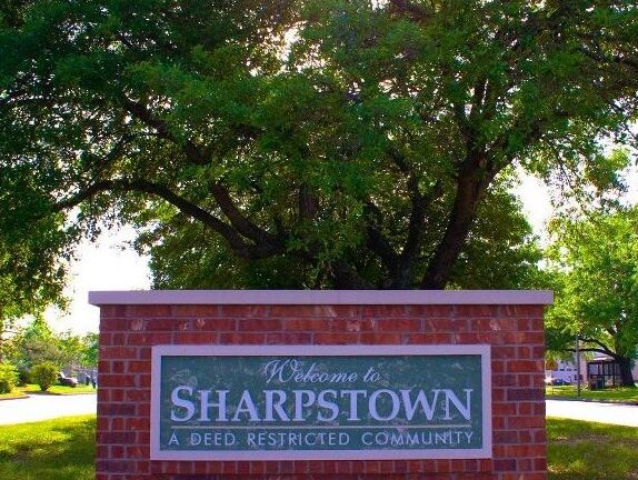 Sharpstown in Houston. Pic via Shutterstock.