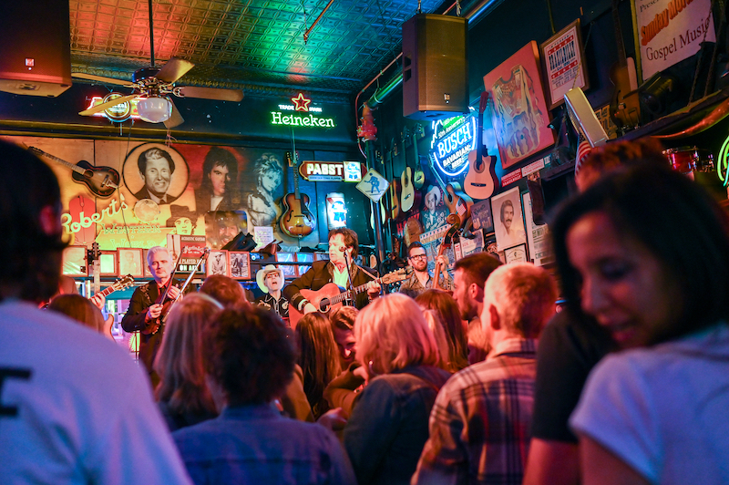 Live music with Brazilbilly at Robert's Western World on Broadway, one of many Nashville bars. 