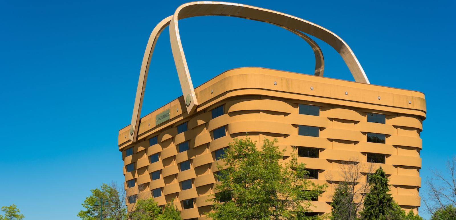 World's Largest Basket – Newark, Ohio. Photo via Shutterstock.