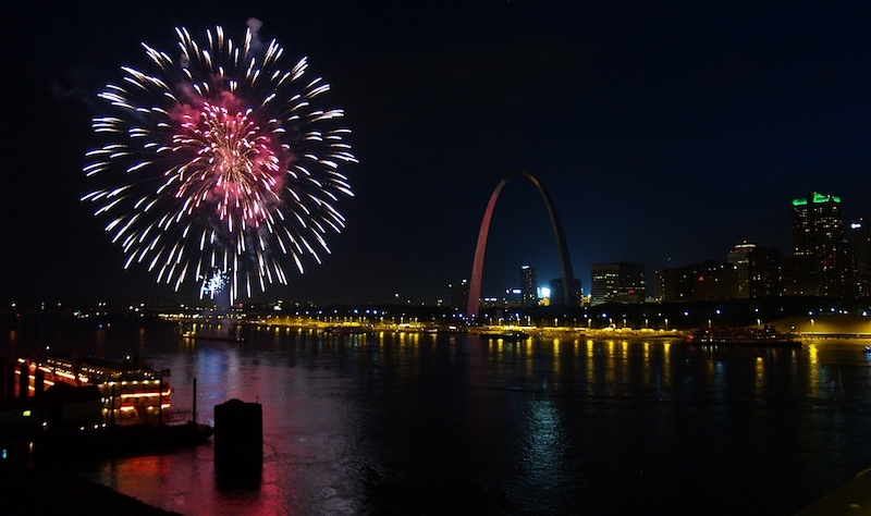 Fireworks next to Gateway St Louis Arch. Photo by Shutterstock.