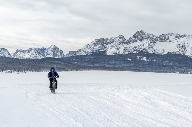 Biker in the Sawtooth Mountains. Photo by Shutterstock.