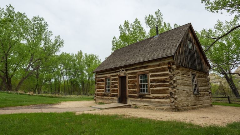 Maltese Cross Cabin in Medora, North Dakota. Photo via Shutterstock.