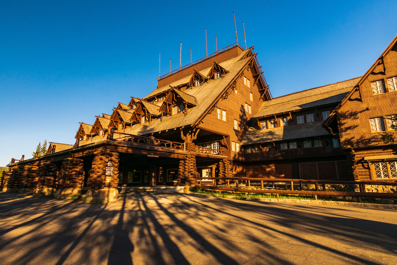 Iconic hotels: Old Faithful Inn, Yellowstone