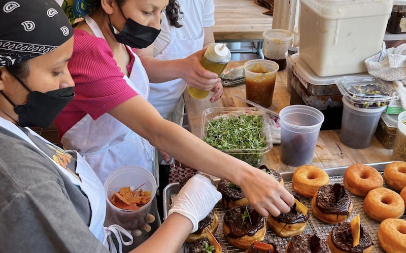 Best Donuts in America: Fan-Fan Doughnuts 