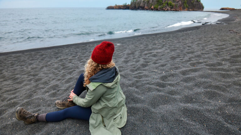 Black Beach in Duluth, Minnesota. Photo via Shutterstock.