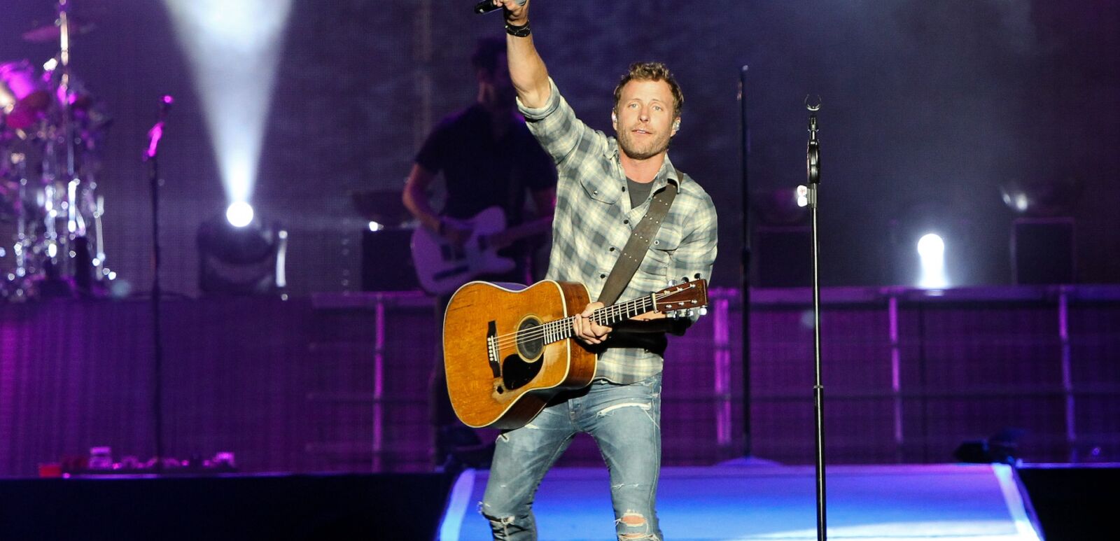 Country musician Dierks Bentley performs onstage. Photo via Shutterstock.