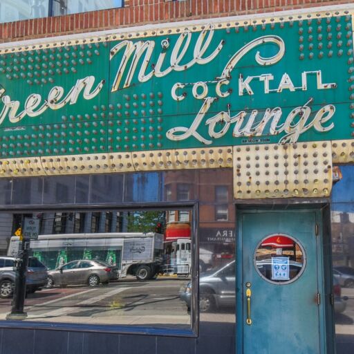 America’s Most Historic Bars: Green Mill Cocktail Lounge. Photo via Shutterstock.