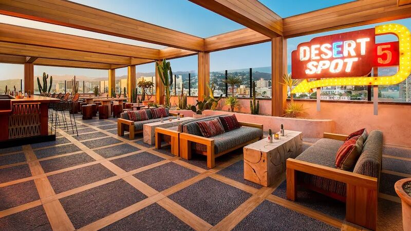 Tommie Hollywood, outdoor rooftop seating.