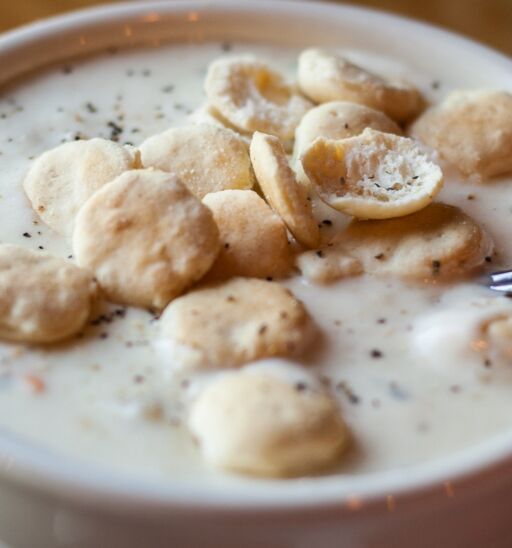 Bowl of clam chowder.