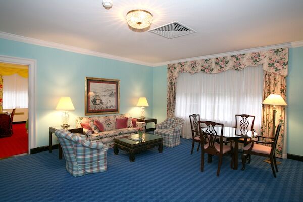 Classic suites, interior of West Virginia suite