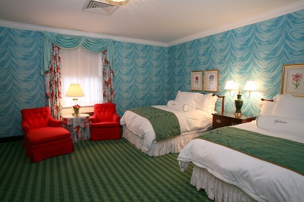 Classic suites, interior of West Virginia suite