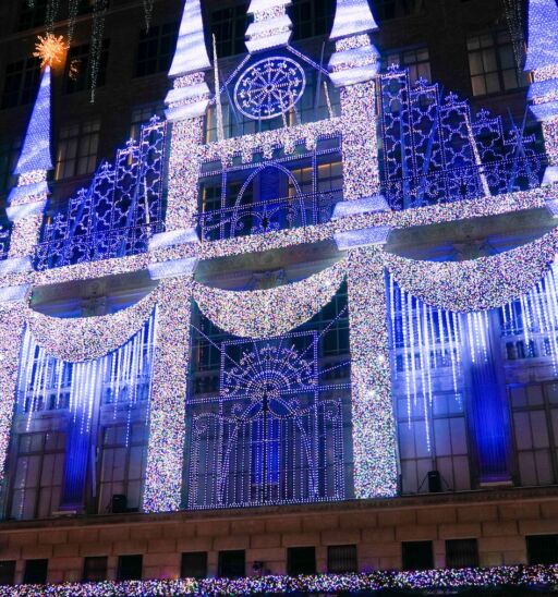 Saks Fifth Avenue’s magical Snow White-themed 2017 holiday windows and light show display