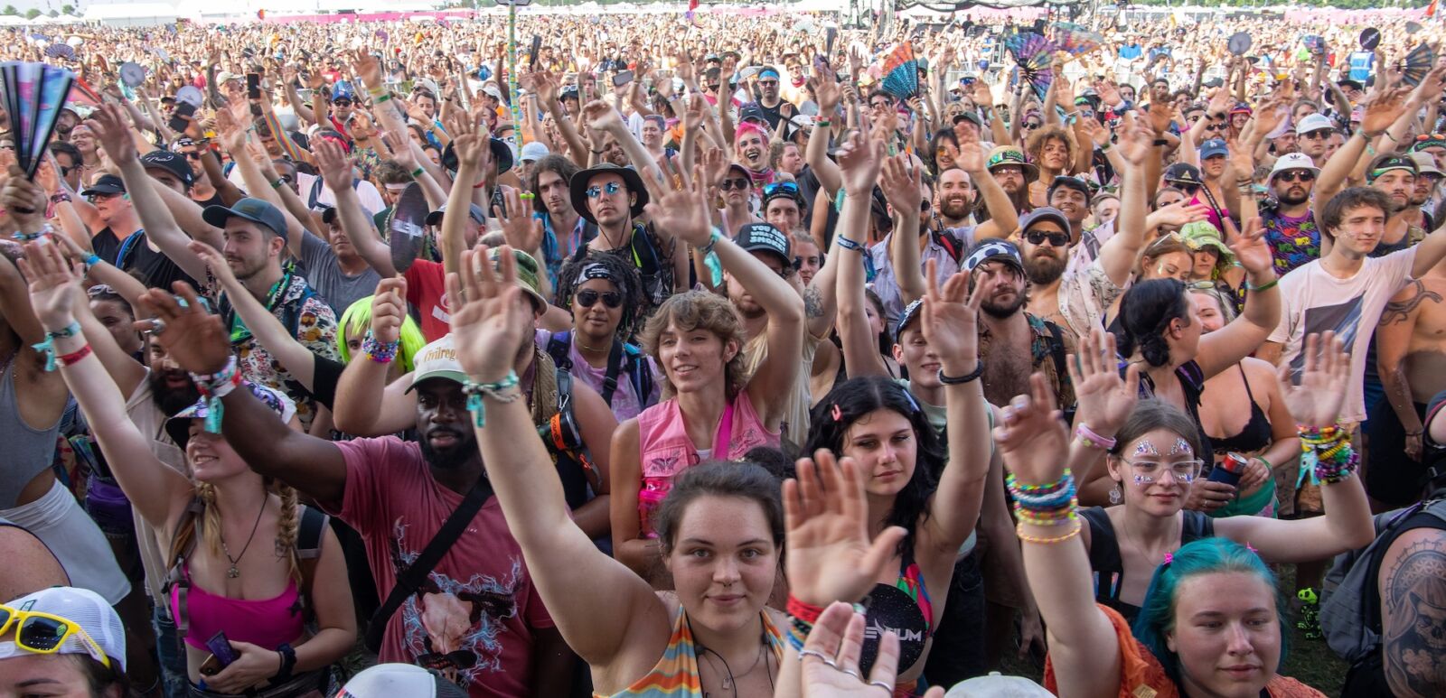 Large crowd at Bonnaroo music festival